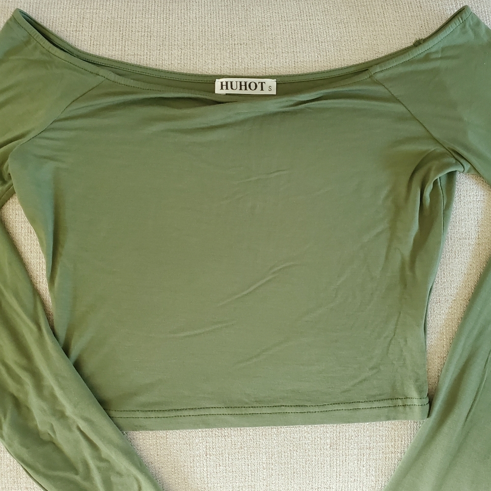 Off shoulder crop top